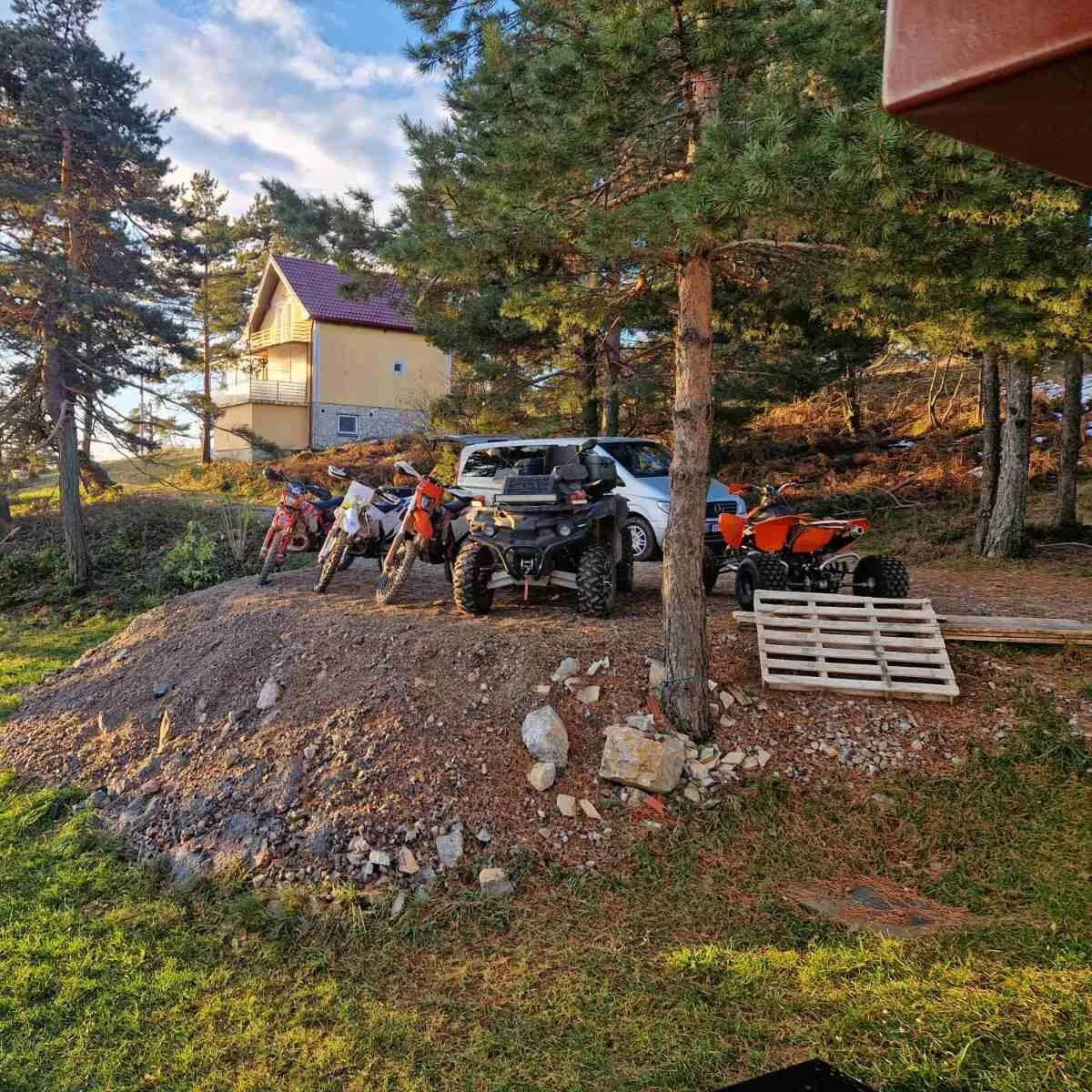 Divčibare Erdei Kaland – Sár, Kövek, Kanyarok - Image 2